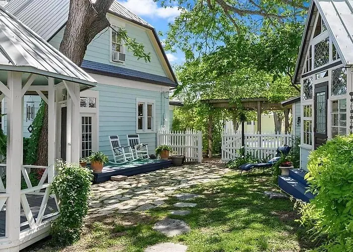 Holiday home 1900s In Historic Dt