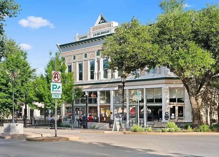 1900s In Historic Dt * Round Rock