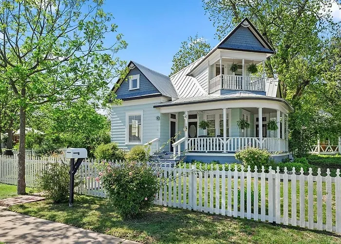 1900s In Historic Dt * Round Rock