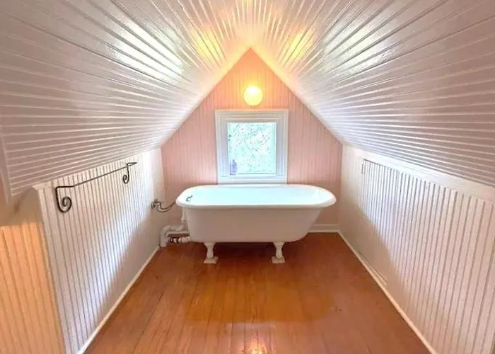 Holiday home 1900s In Historic Dt *